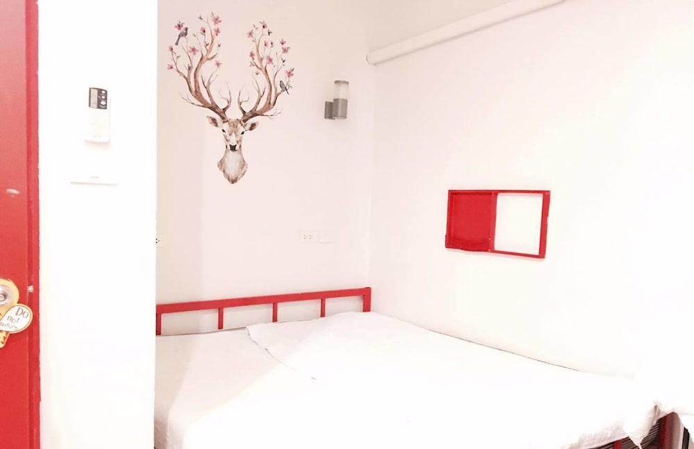 Jellybean Ezy Hostel Sathorn Бангкок Экстерьер фото