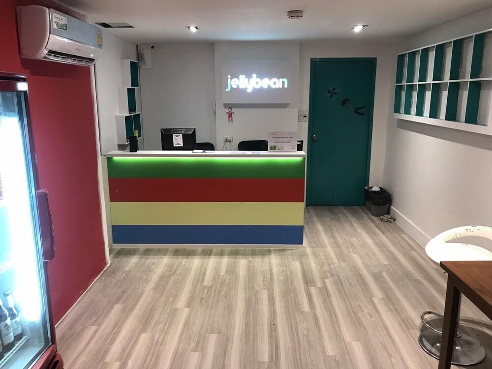 Jellybean Ezy Hostel Sathorn Бангкок Экстерьер фото