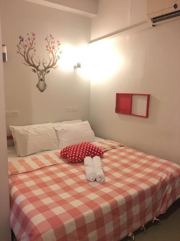 Jellybean Ezy Hostel Sathorn Бангкок Экстерьер фото