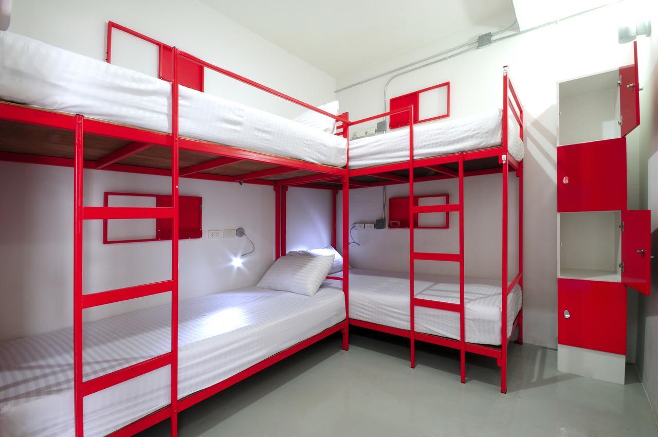 Jellybean Ezy Hostel Sathorn Бангкок Экстерьер фото