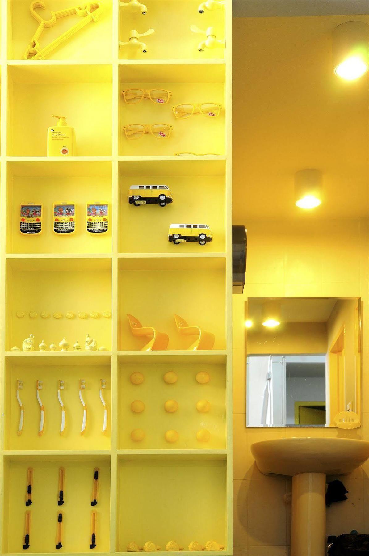 Jellybean Ezy Hostel Sathorn Бангкок Экстерьер фото